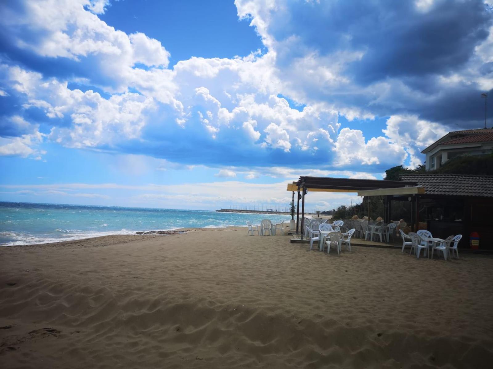 Encantador Apto En La Playa Coma-ruga Bagian luar foto